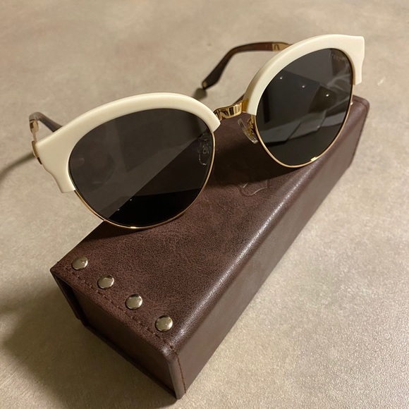 Brand new Front Heart- free sunglasses - Picture 2 of 8